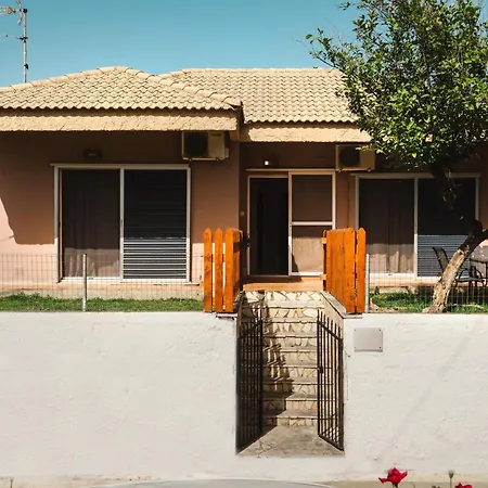 Greg's House בית נופש Vitaládes